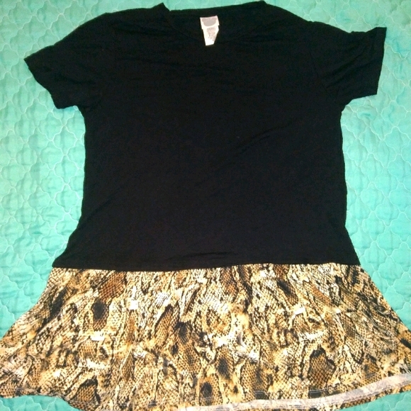 Snake print top - Picture 1 of 2